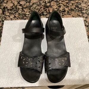 Ziera arch supported Sol 16761, perforated Sandal size 37 black